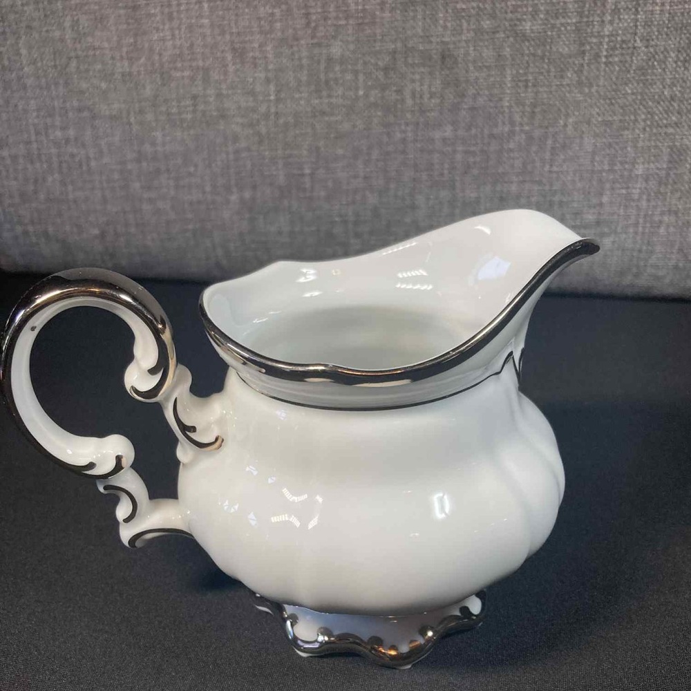 Revere Hutschenreuther Milk Creamer 9 oz Sylvia White Platinum Scalloped Germany